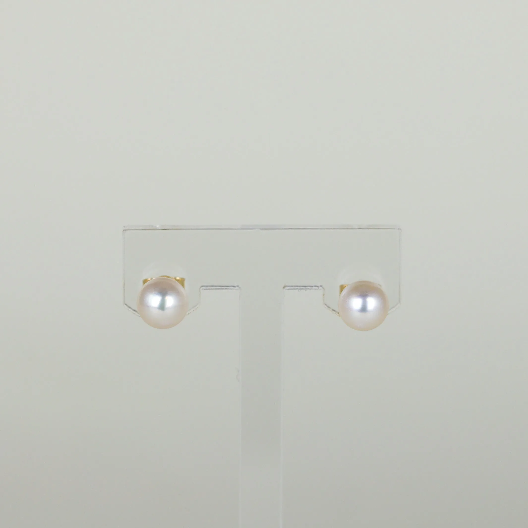 9ct Yellow Gold 6mm Cultured Pearl Stud Earrings