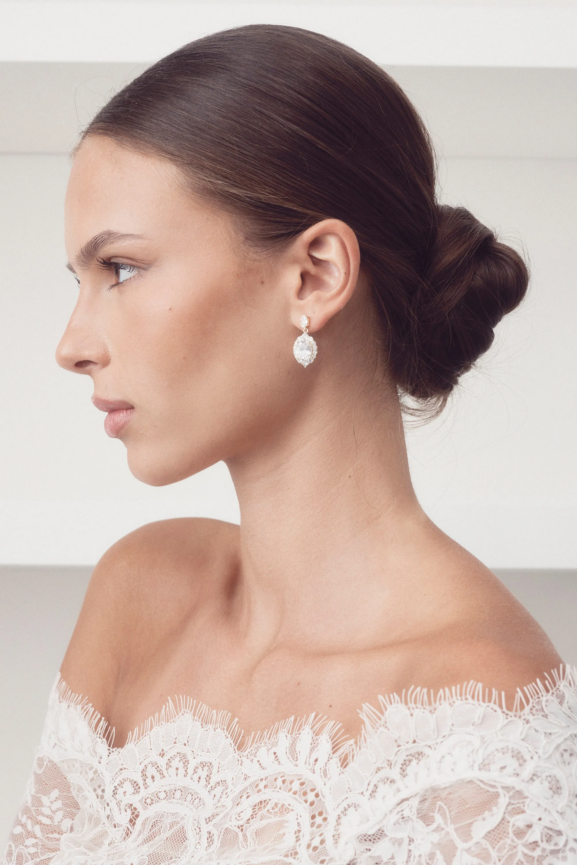 Anna - Classic Oval Drop Crystal Bridal Earrings
