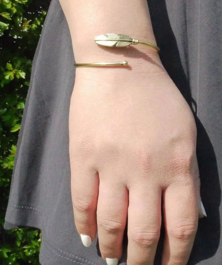 Curl Up Feather Bangle Bracelet