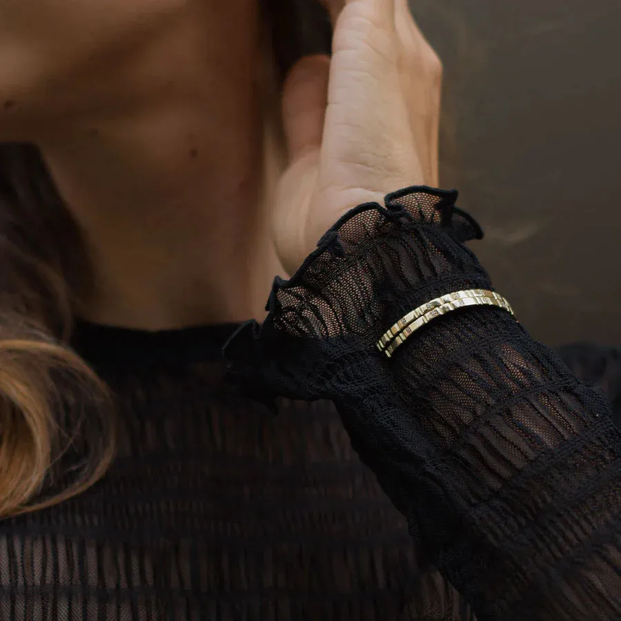 Loveline embrace cuff