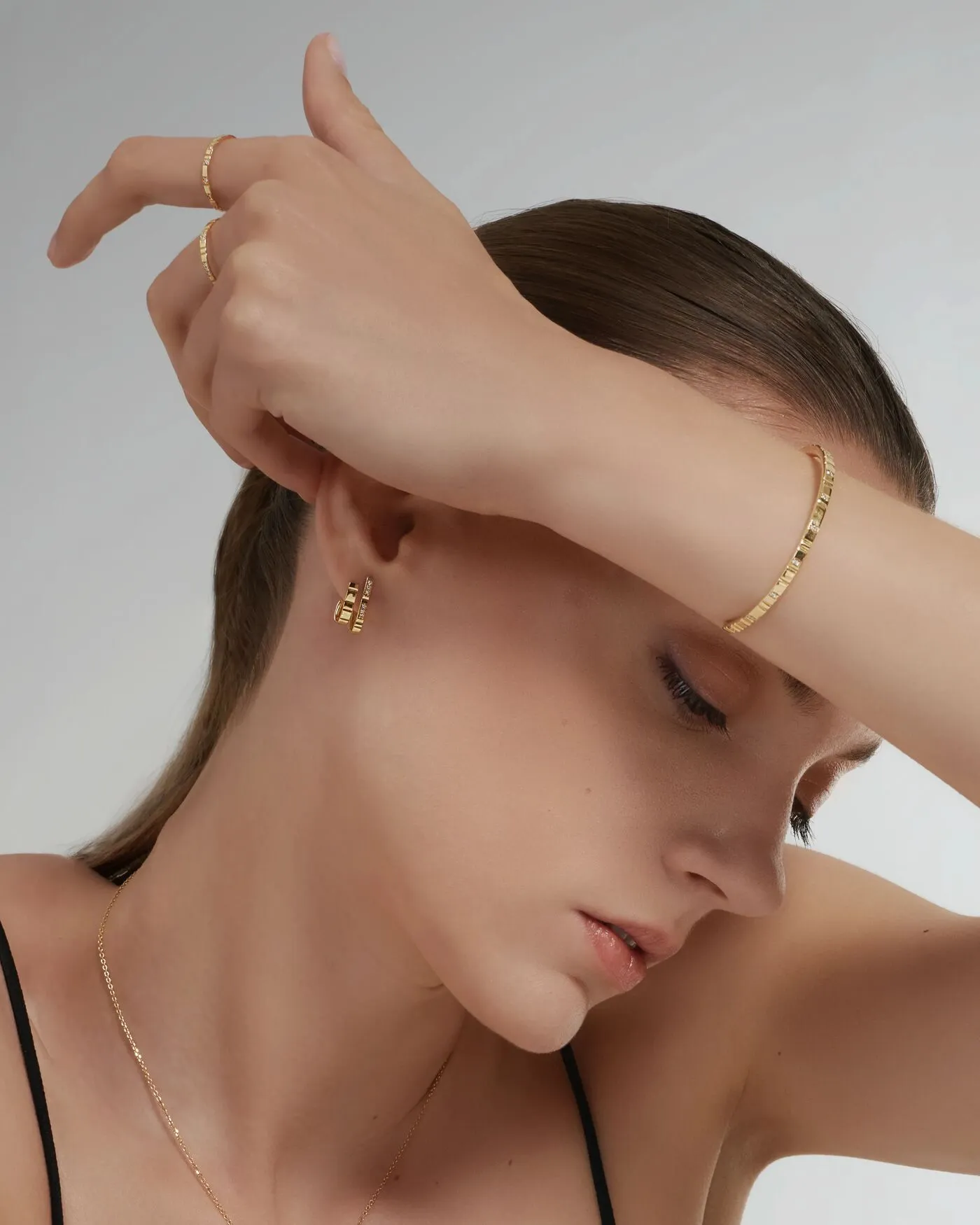 Loveline embrace cuff