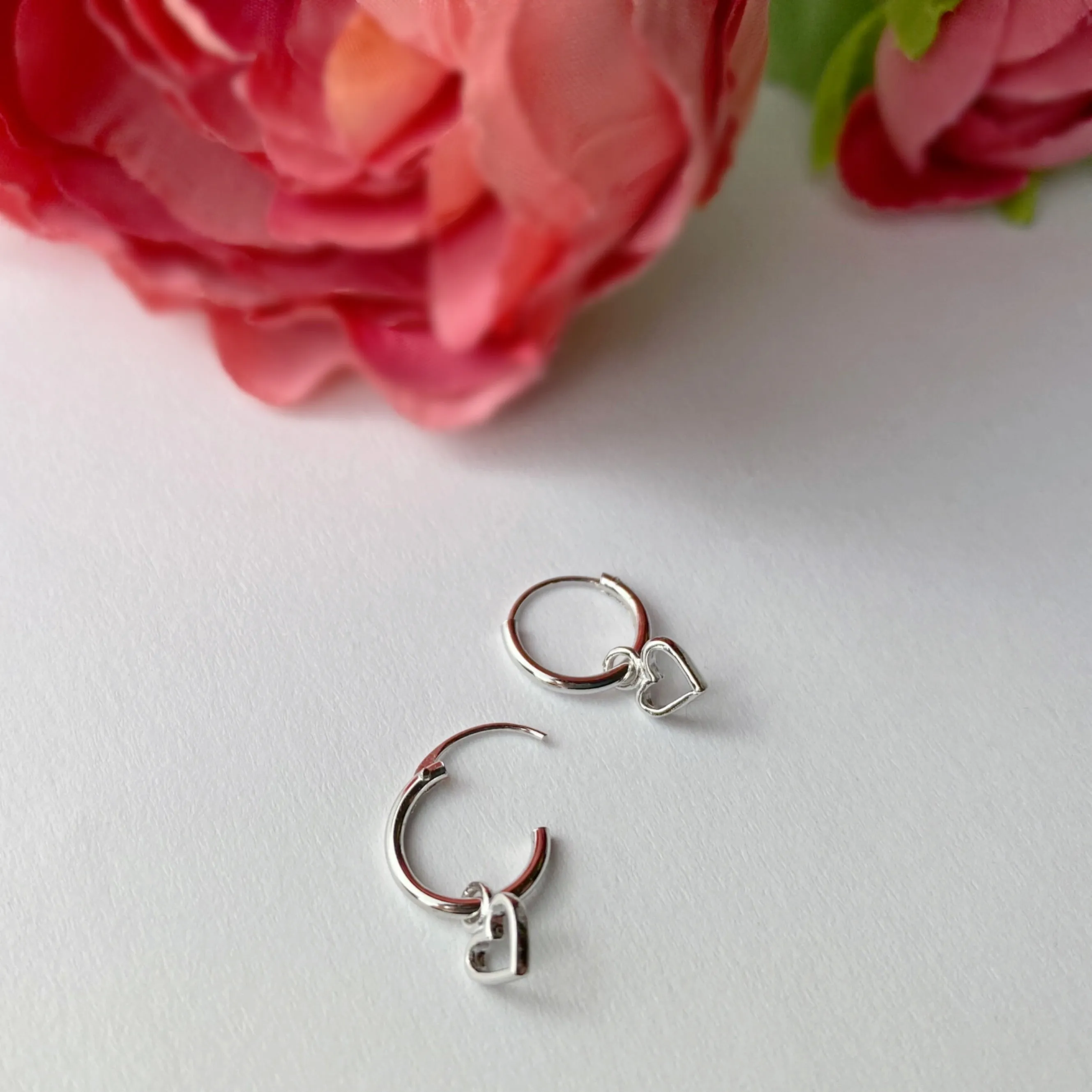Mini Heart Hoop Earrings - VE4593