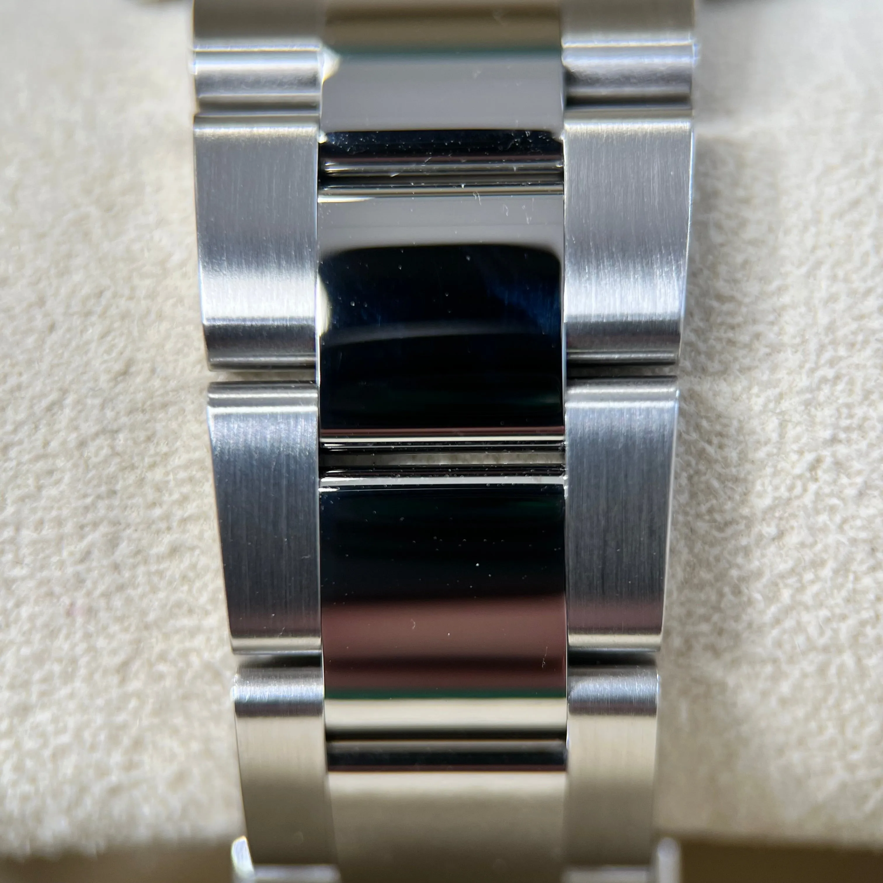 Rolex Yacht-Master 40 126622 Blue Dial 2022 Unworn Full Set Watch